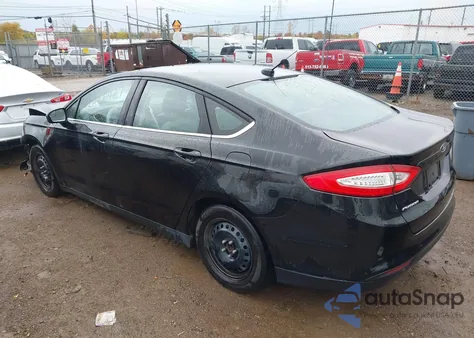 2013 Ford Fusion S z USA, uszkodzony, nr VIN 3FA6P0G79DR340042